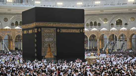 6 Reasons 5 Star Umrah Packages Offer Better Value