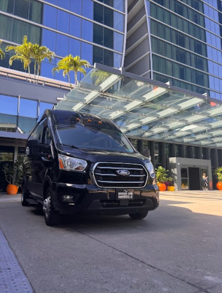 Party-&-Prom-Transportation